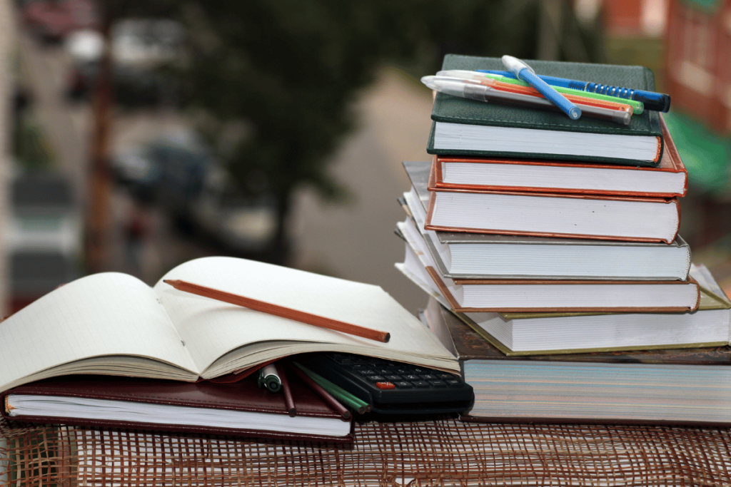 Penerjemah Tersumpah untuk Kuliah di Luar Negeri: Syarat & Dokumen Wajib